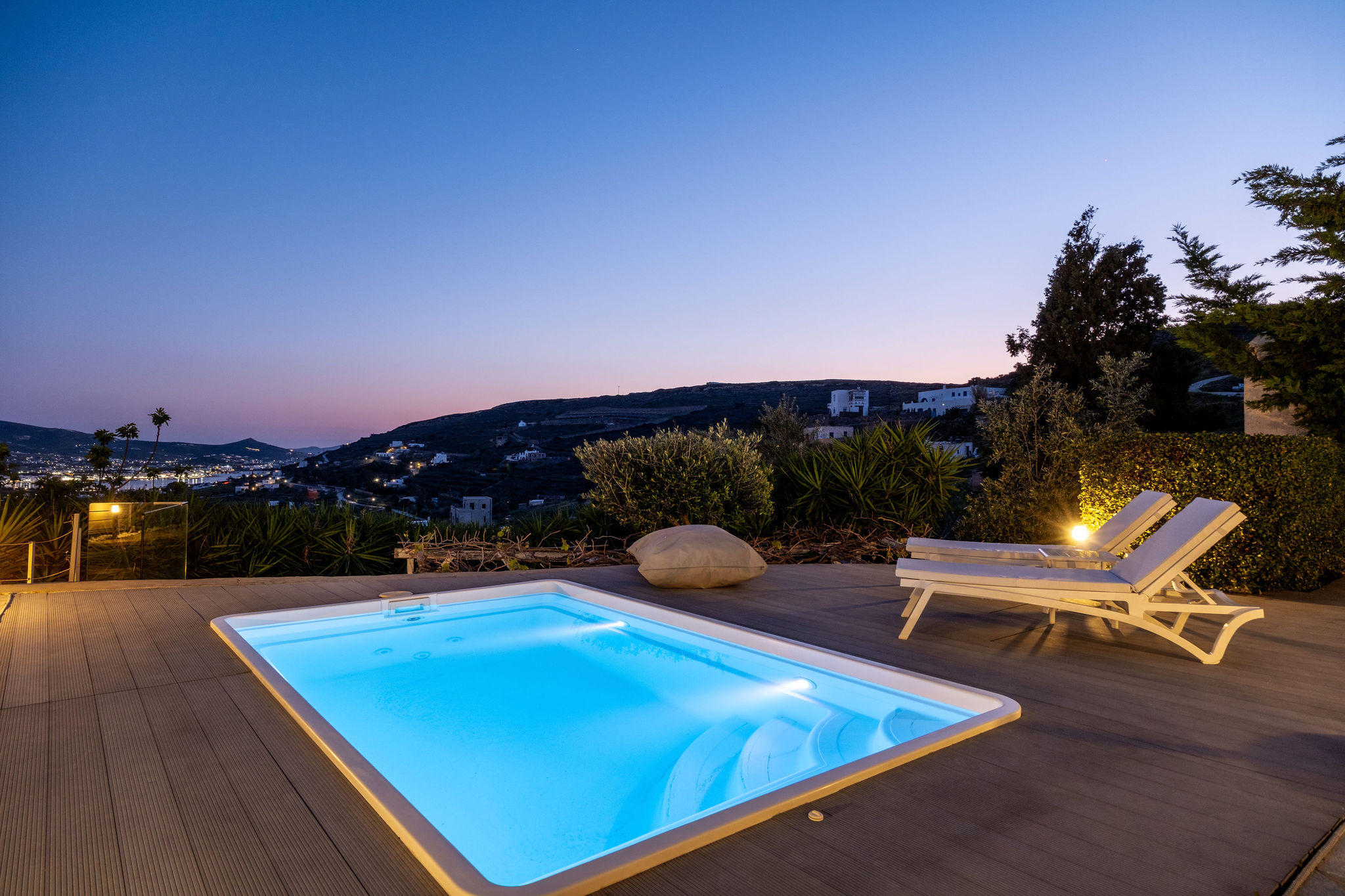 azzurro bianco suite in Paros greece