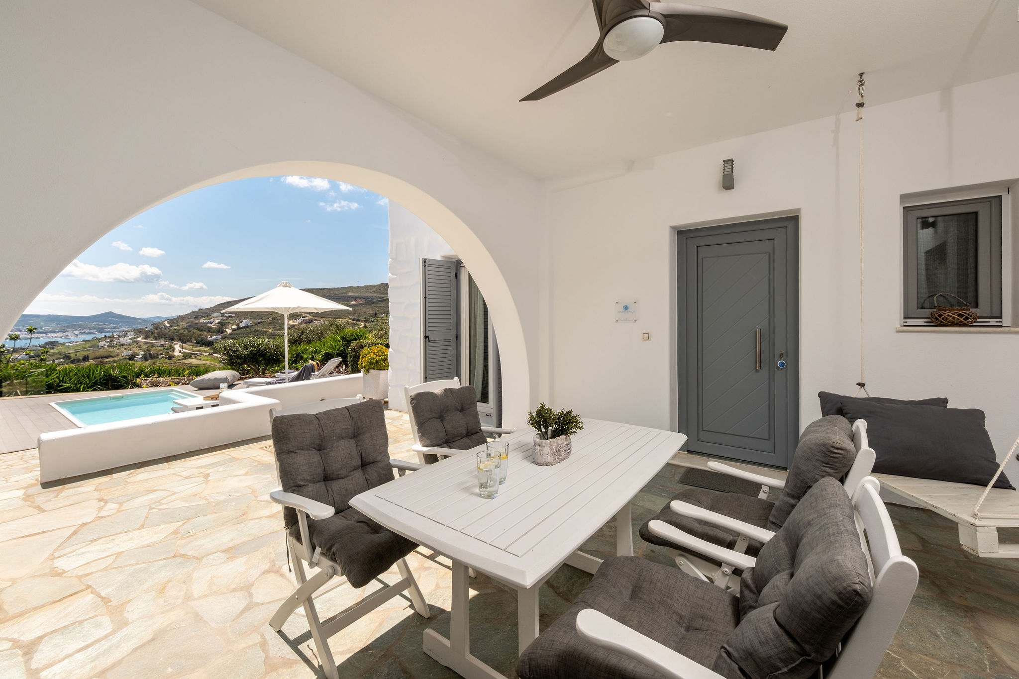 azzurro bianco suite in Paros greece