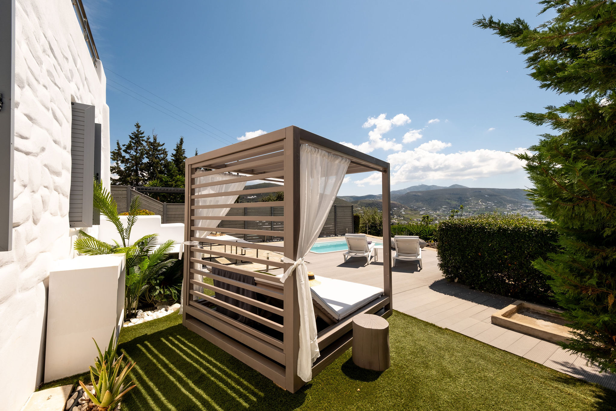 azzurro bianco suite in Paros greece